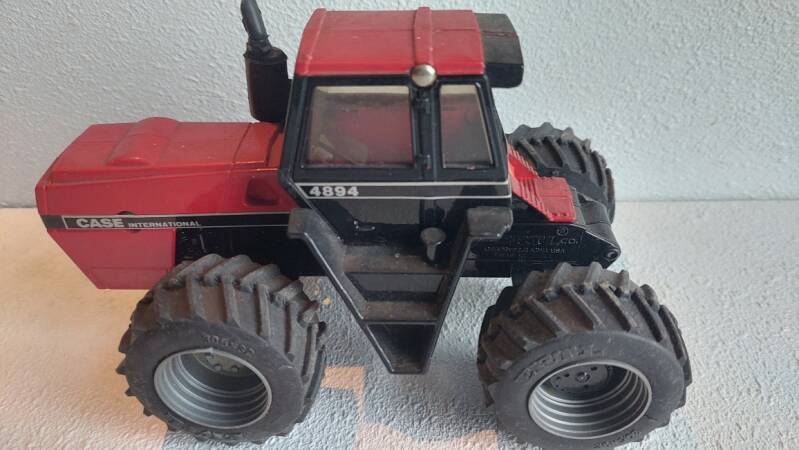 Case International 4894